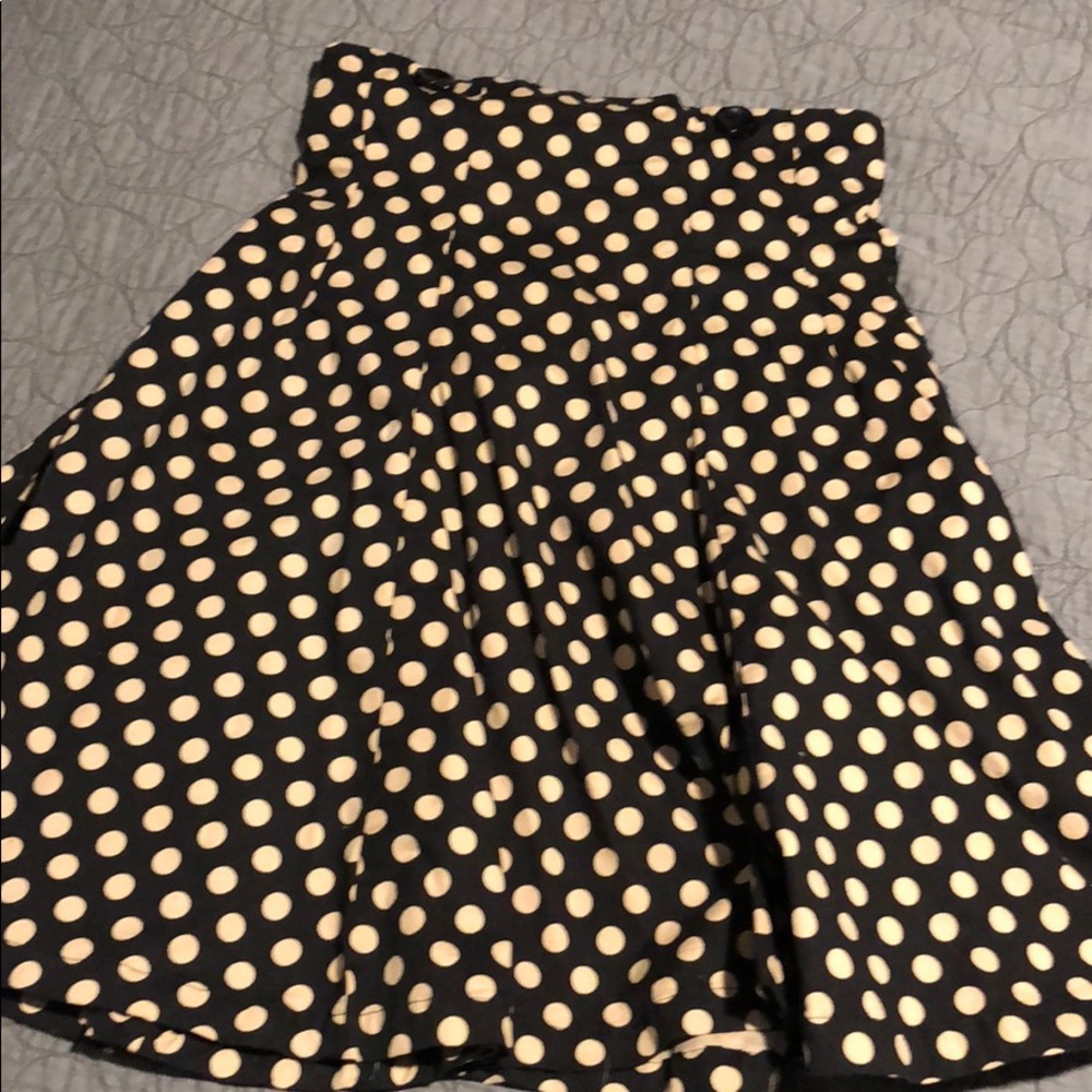 Pinup style high waisted polkadot skirt